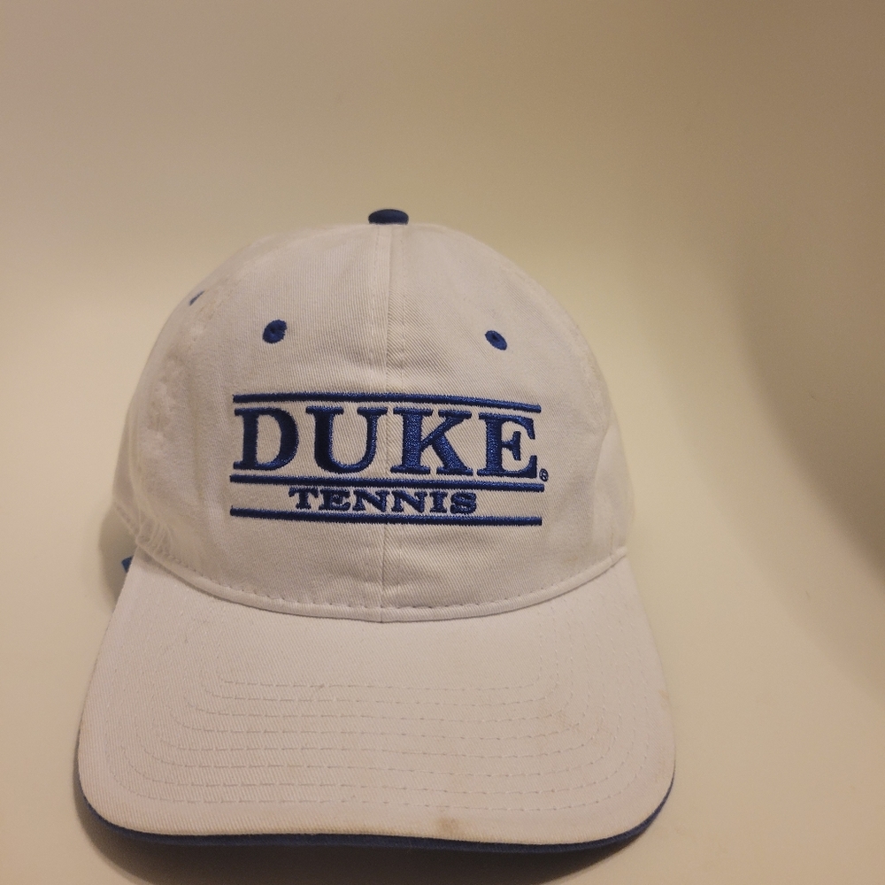 Duke Tennis hat the game white